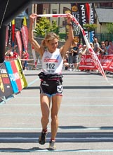 Emanuela Brizio crosses the finish line